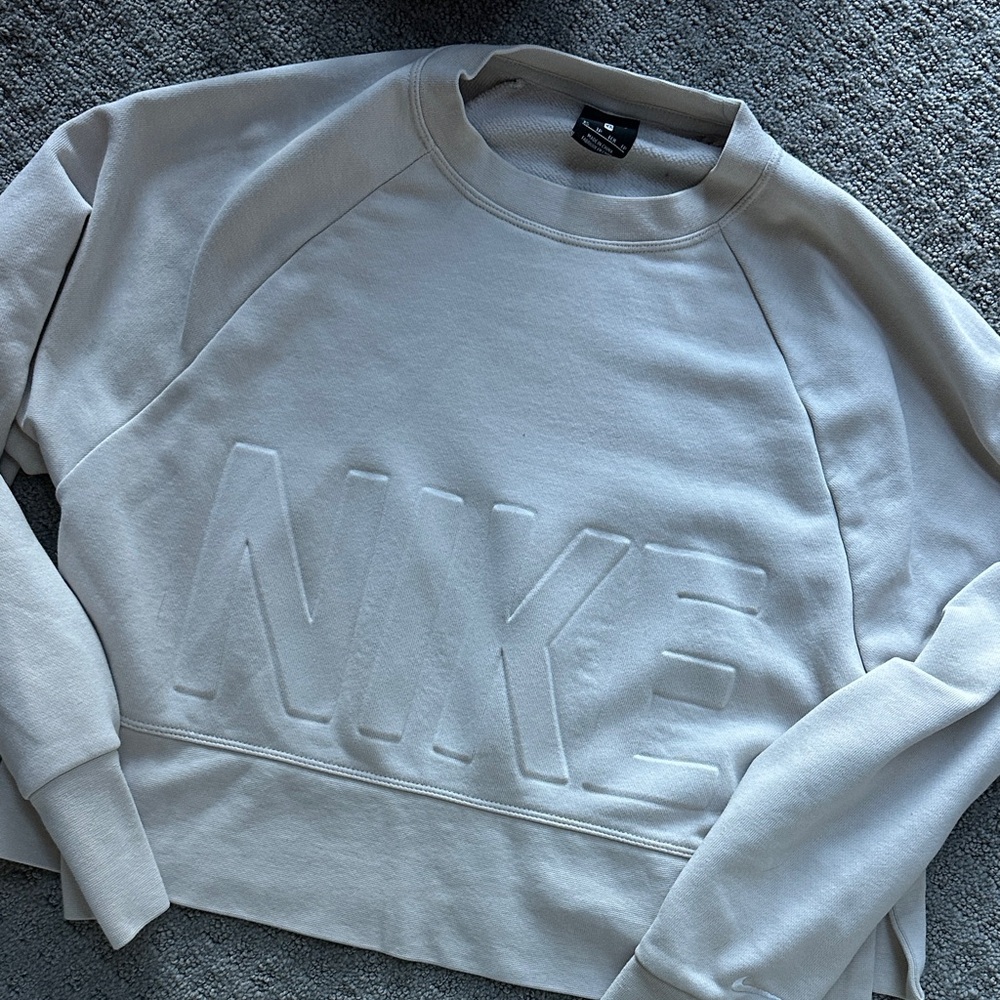 Nike Women’s Cream Sweatshirt